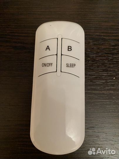 Продам люстру