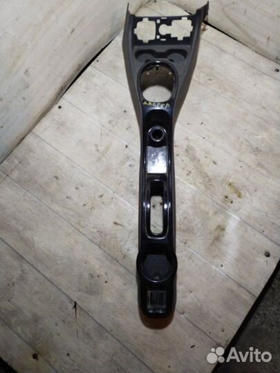 Консоль между сидений Renault Duster 1.5 DCI