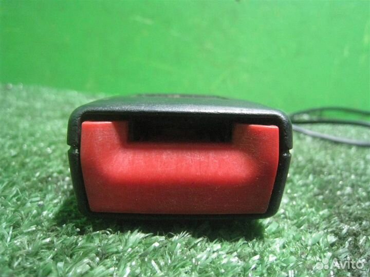 Замок ремня безопасности задний левый Toyota Vers