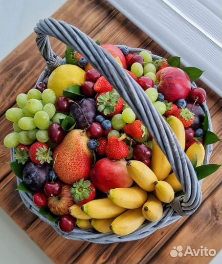 Фруктовая корзина подарок с доставкой