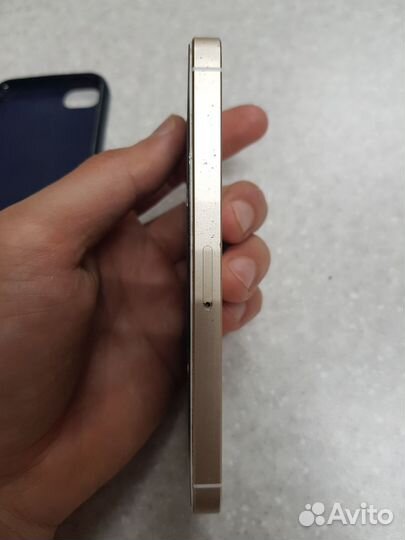 iPhone SE, 32 ГБ