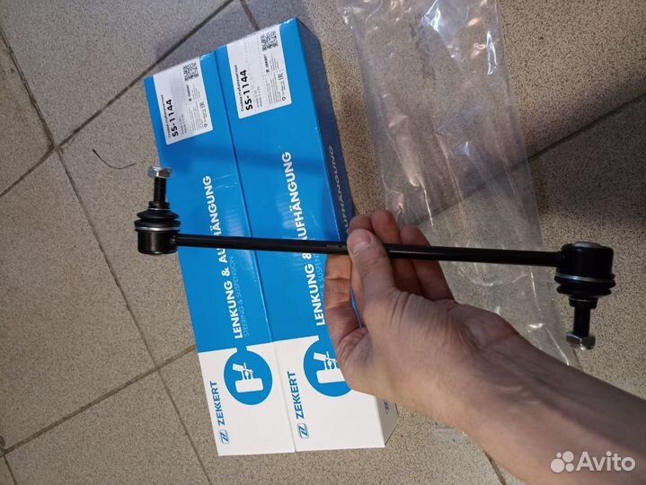 Стойка стабилизатора передняя Mazda3 BK, 5