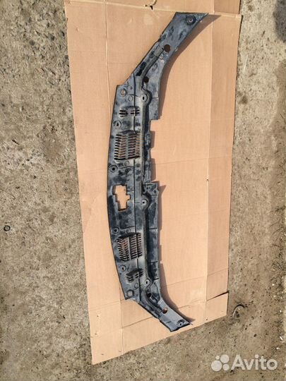 Накладка замка капота тойота хайлендер 2 10-13г