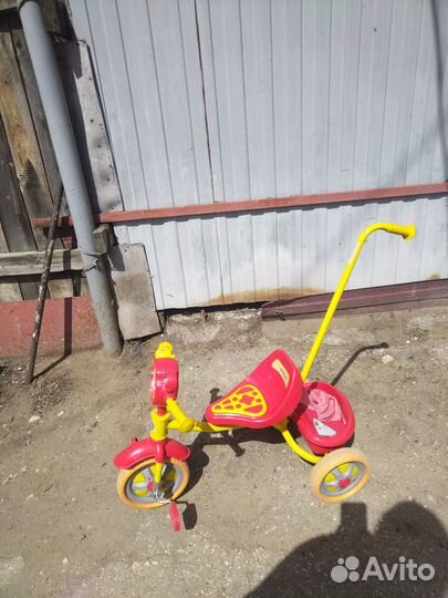 Детский трехколесный велосипед
