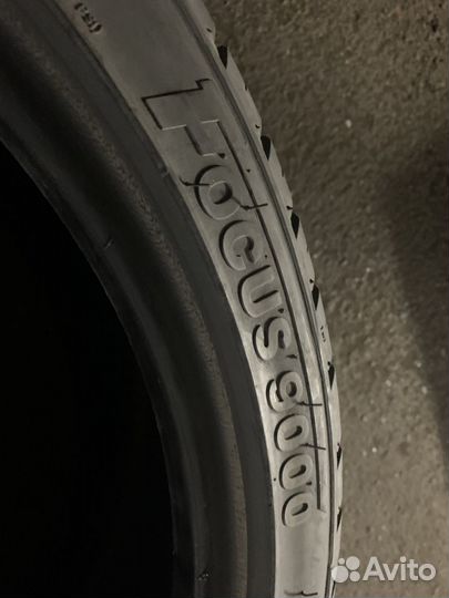 Sunitrac Focus 9000 225/40 R19 93W