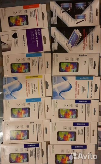 Защитные стекла и чехлы