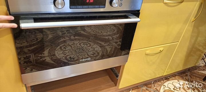 Встраиваемый духовой шкаф с функцией свч