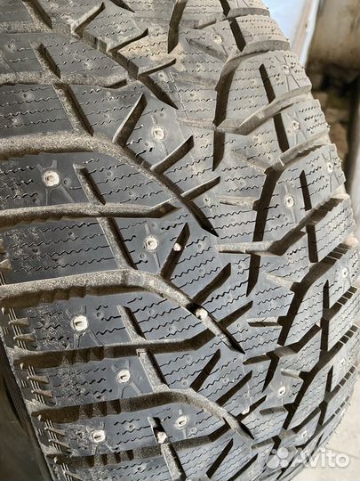 Bridgestone Blizzak Spike-02 245/50 R18 104T