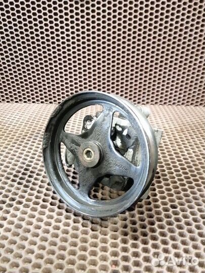 Насос гура Jaguar Xf X250 3.0 2010