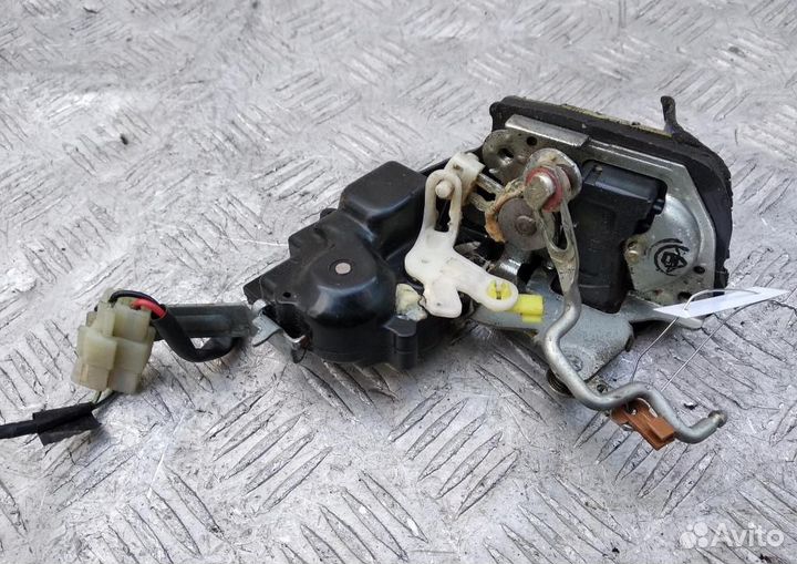 Активатор замка двери Daihatsu Charade