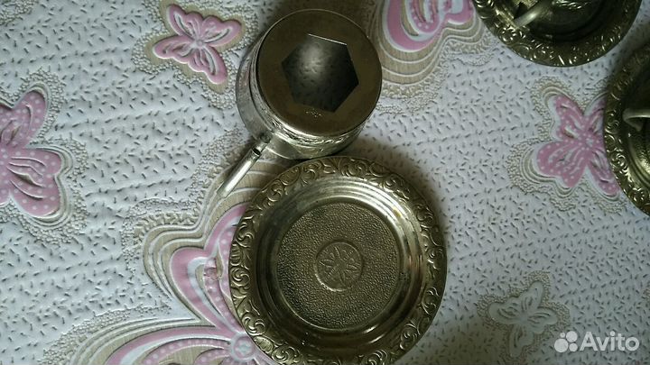 Подстаканники с блюдцами