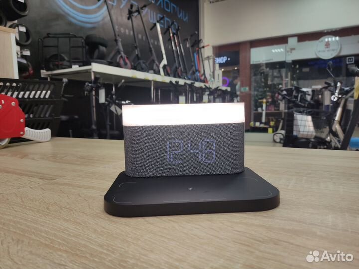 Часы с беспроводной зарядкой и ночником VFZ