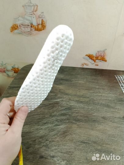 Кроссовки