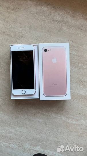 Телефон iPhone 7