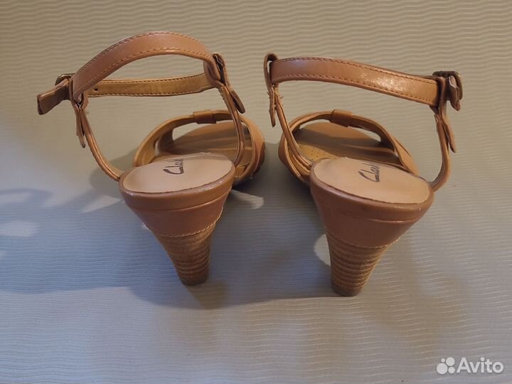 Босоножки женские новые кожаные Clarks 37 37,5