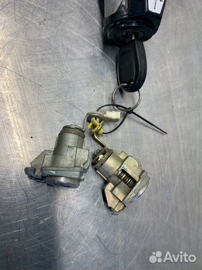 Замок зажигания Faw V5 седан CA4GA5 2012