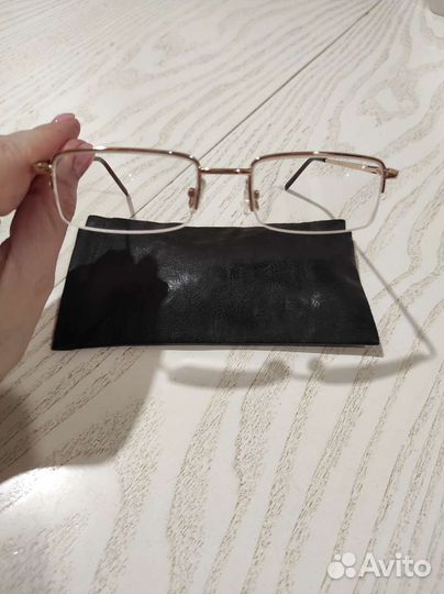 Очки с диоптриями -2