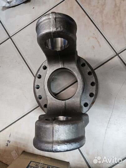 Цапфа Ивеко 42103347