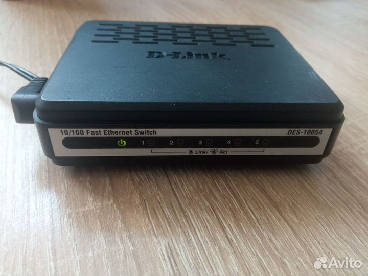 Коммутатор D-Link DES-1005A