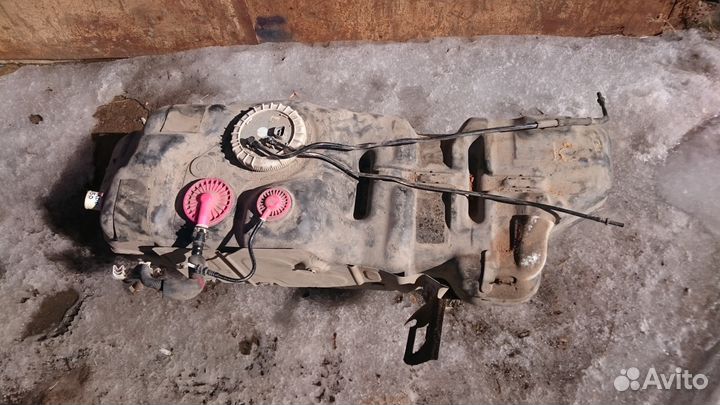 Топливный бак Toyota Land Cruiser Prado 150