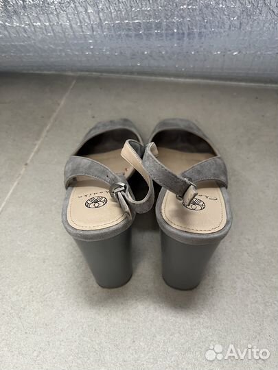 Босоножки женские