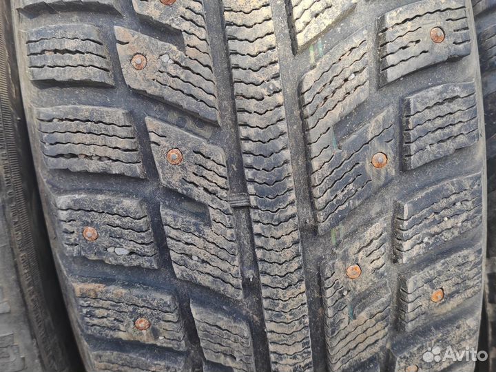 Kumho I'Zen KW22 215/65 R16 98T