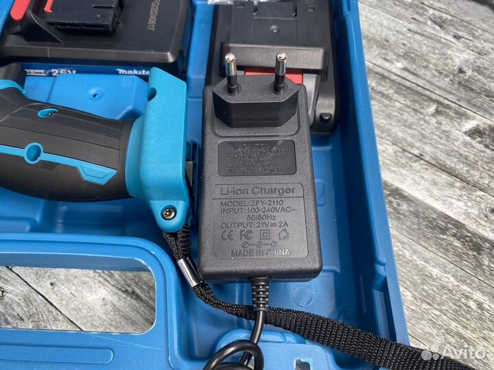 Шуруповерт makita 26v новый