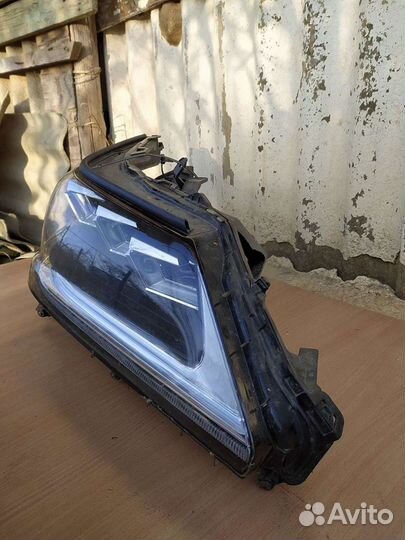 Lexus LX 570 Фара правая 2015