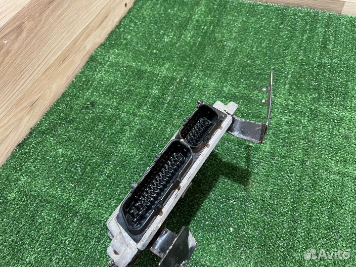 Блок управления двс 038906018BQ AGR