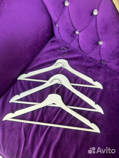Вешалки плечики IKEA белые