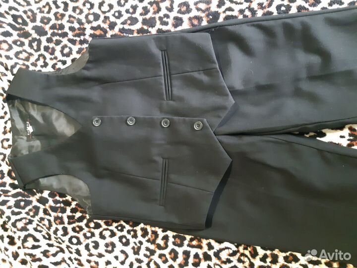 Продам костюм на мальчика