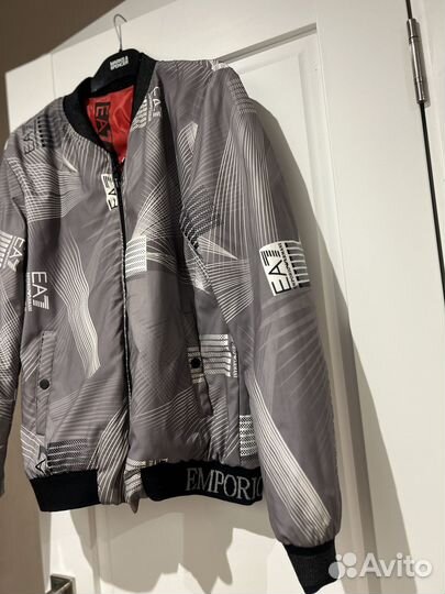 Armani exchange бомбер