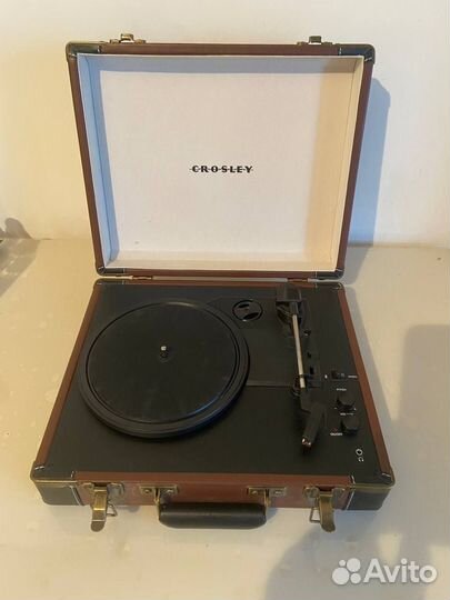 Виниловый проигрыватель crosley