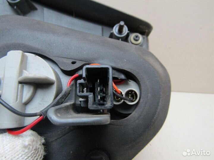 Фонарь задний внутренний левый Hyundai Elantra 20