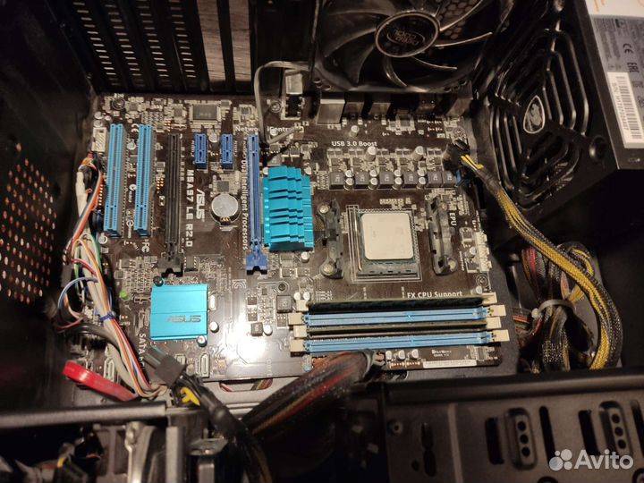 Материнская плата с процессором и памятью