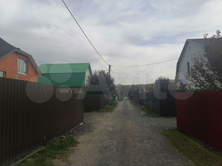 Дом 20 м² на участке 8 сот.