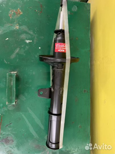 Амортизатор задний левый тойота карина E ST-190