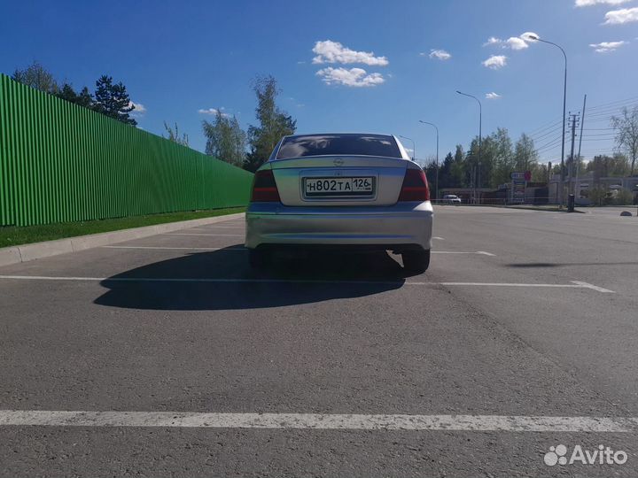 В разборе Опель vector б