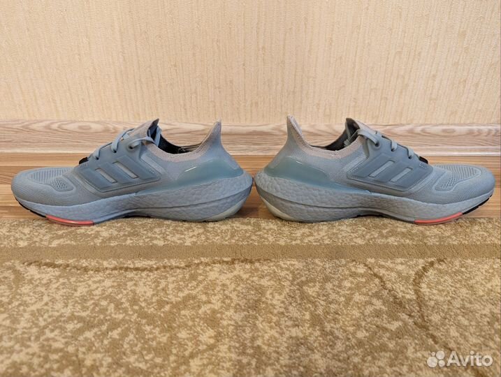 Кроссовки Adidas Ultra Boost 22 9.5us