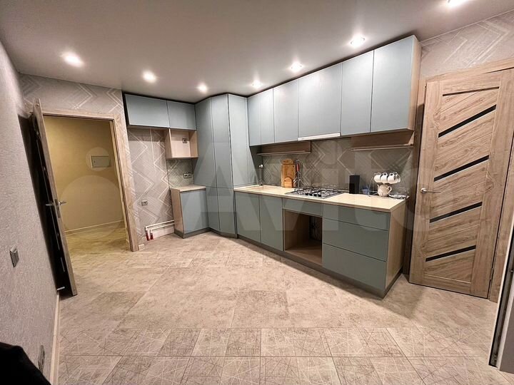 2-к. квартира, 71 м², 2/10 эт.