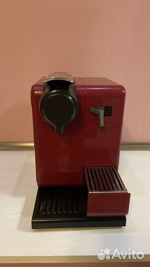 Кофемашина капсульного типа DeLonghi EN550.R