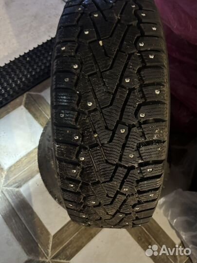 Pirelli Ice Zero 215/65 R16
