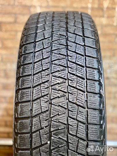 Bridgestone Blizzak VRX 215/65 R16