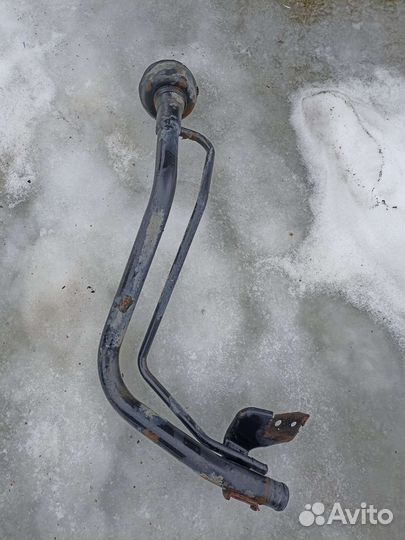 Заливная горловина Ниссан тино