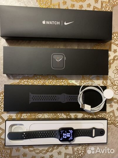 Apple Watch Nike SE Space Gray 44mm