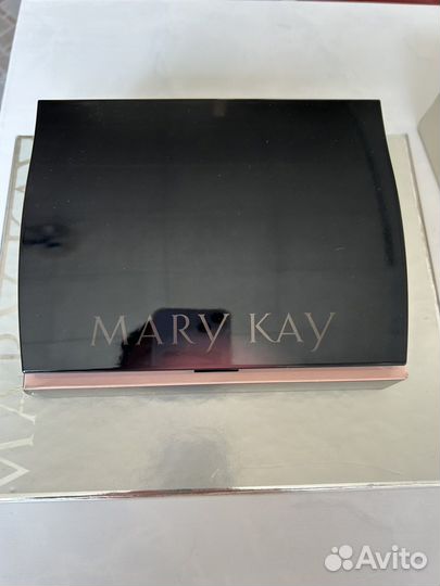 Манитные футляры коробочки для теней