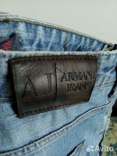 Джинсы Armani 46