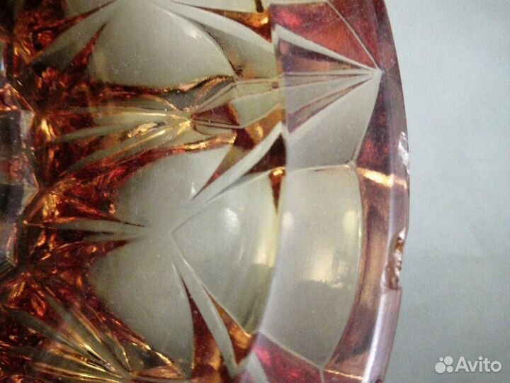 Пепельницы из цветного стекла и хрусталя