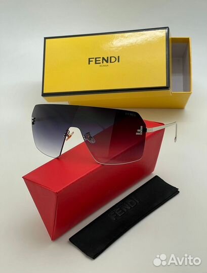 Солнцезащитные очки Fendi