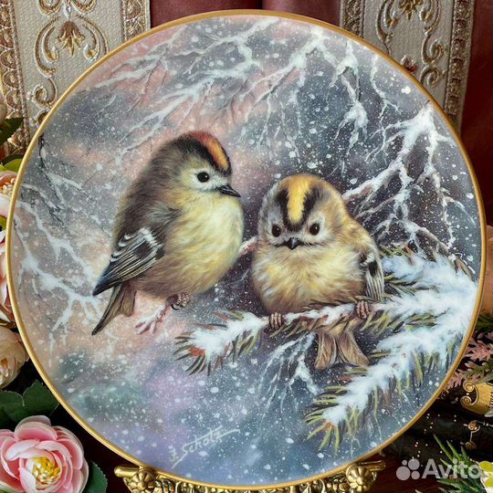 Тарелка из серии Мир птиц в зимнем волшебстве